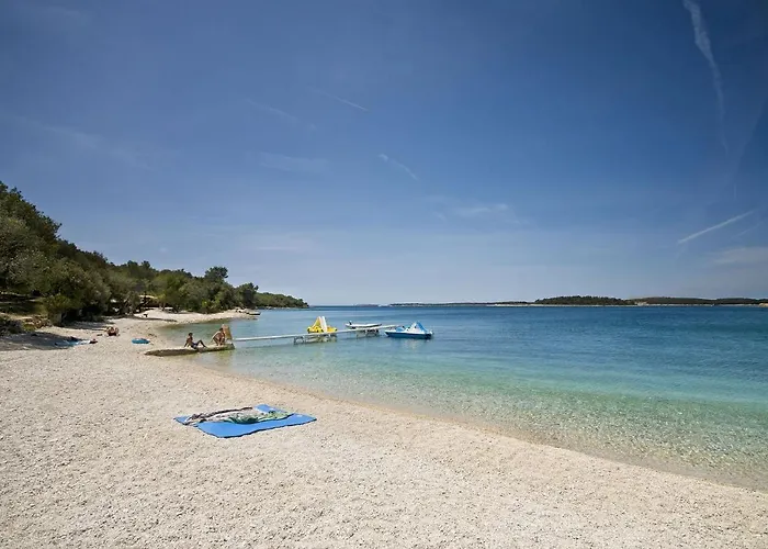 Kamp alanı Camping Adria Mobile Homes In Brioni Sunny Camping Pula