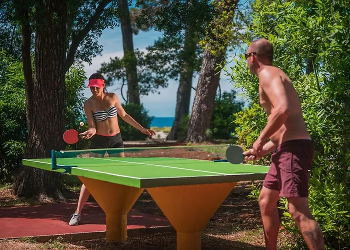 Kamp alanı Camping Adria Mobile Homes In Brioni Sunny Camping