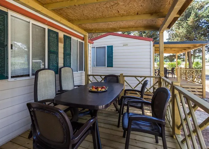 Kamp alanı Camping Adria Mobile Homes In Brioni Sunny Camping Pula