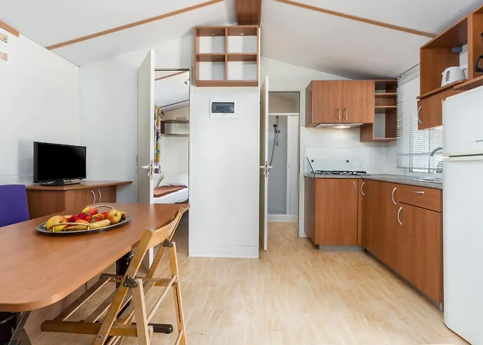 Kamp alanı Camping Adria Mobile Homes In Brioni Sunny Camping Pula