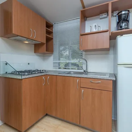 Camping Adria Mobile Homes In Brioni Sunny Camping Kamp alanı