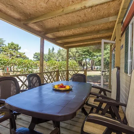 Camping Adria Mobile Homes In Brioni Sunny Camping Kamp alanı