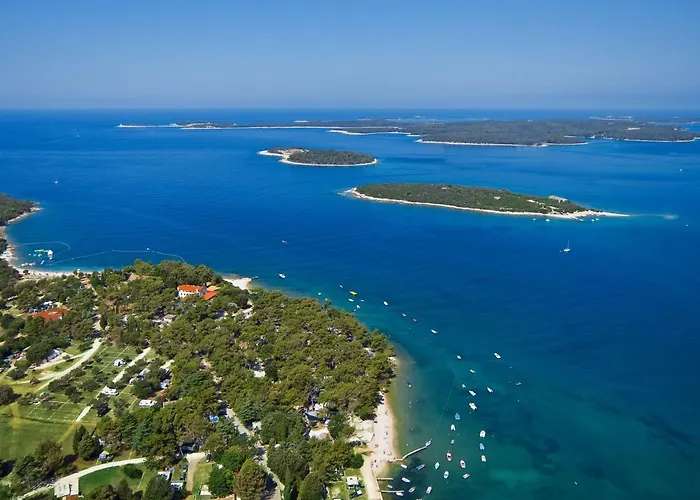 Camping Adria Mobile Homes In Brioni Sunny Camping 2* 풀라