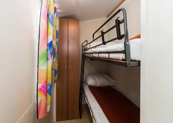 캠프장 Camping Adria Mobile Homes In Brioni Sunny Camping 풀라