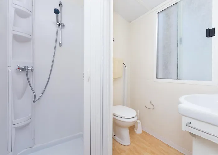 캠프장 Camping Adria Mobile Homes In Brioni Sunny Camping 풀라